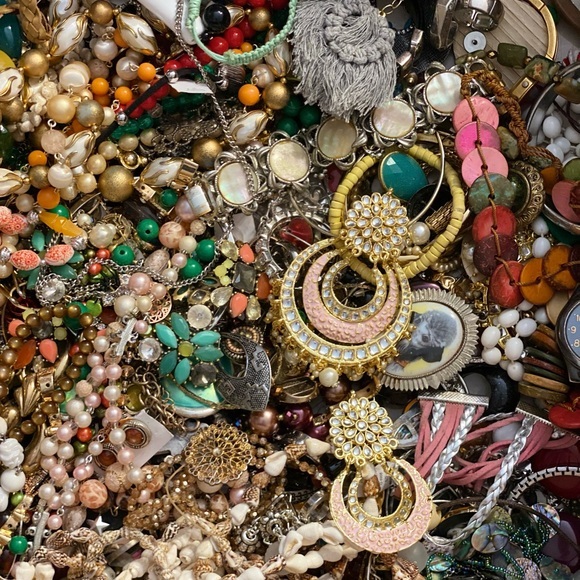 Junk Jewelry Box - Picture 15 of 15